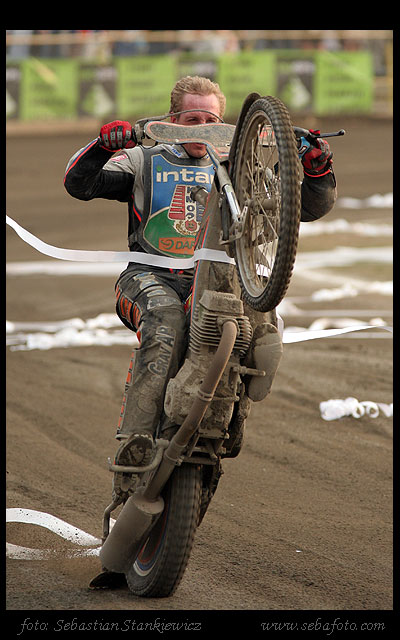 http://www.sebafoto.com/galleries/speedway/1_liga/01ostrow-rzeszow/35.jpg