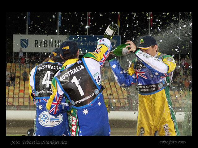 Jason Crump - Ryan Sullivan - Rory Schlein - szampan